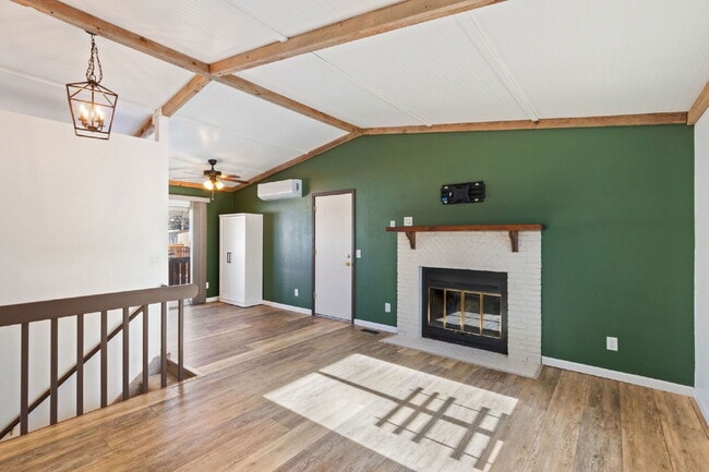 Foto del edificio - 2020 Independence Dr