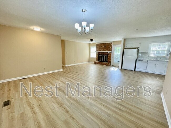 Foto del edificio - 5967 Lake Trail Dr