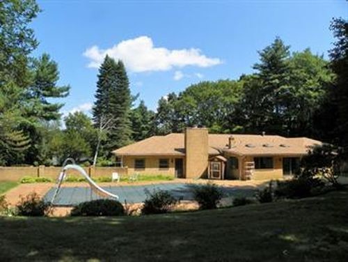 Primary Photo - 537 Rogers Ave
