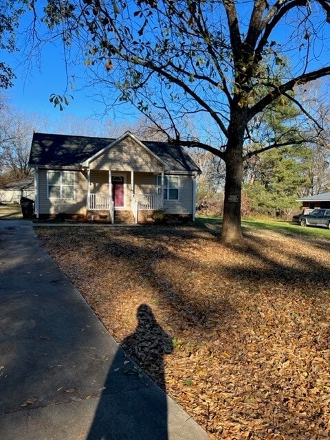 Building Photo - 131 Hicks Dr