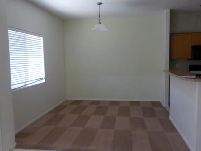 Building Photo - Three Bedroom Hermosa Vistas Condo!