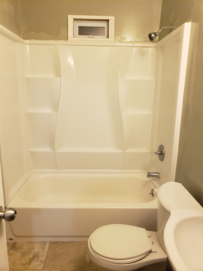 Bathroom - 4115 Eierman Ave