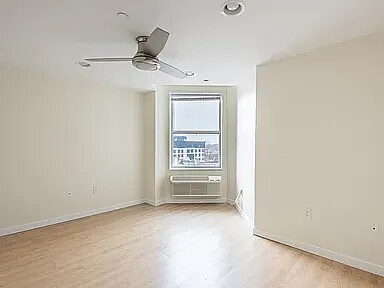 Foto del edificio - 244 S 49th St