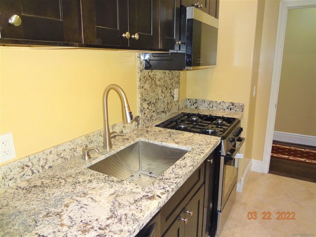 Building Photo - 10244 Paseo De Linda