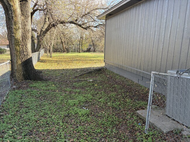 Foto del edificio - 3052 Clarke St