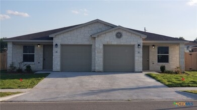 Building Photo - 202 Lowes Blvd