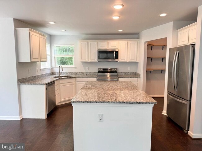 Foto del edificio - 206 Cranes Corner Rd