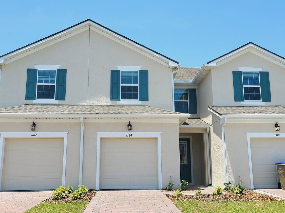 Primary Photo - 3 Bedroom 2.5 Bathroom TOWNHOUSE NEAR DISNEY!