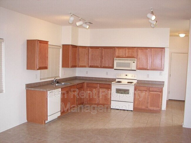 Building Photo - 1365 E Trellis Rd