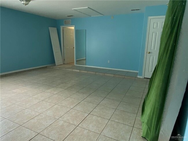 Building Photo - 1201 E Bugambilia Ave