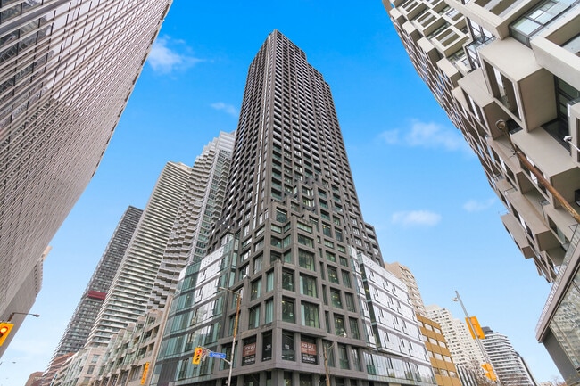 Building Photo - 20-2220 Soudan Ave