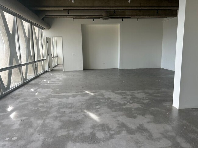 Foto del edificio - 2404 Wilshire Blvd