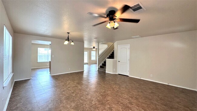 Building Photo - Come live in Bridgewood!