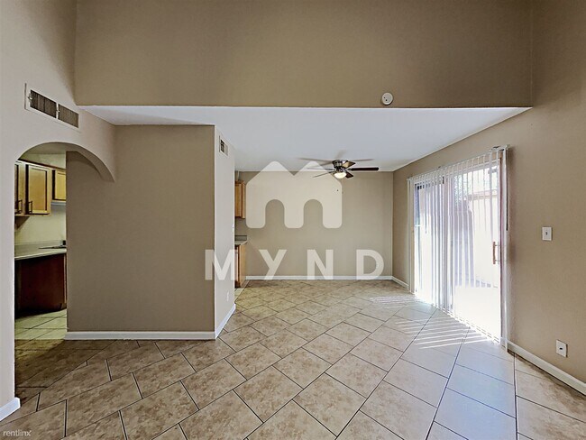 Building Photo - 3 br, 1.5 bath Townhome - 944 S Valencia U...
