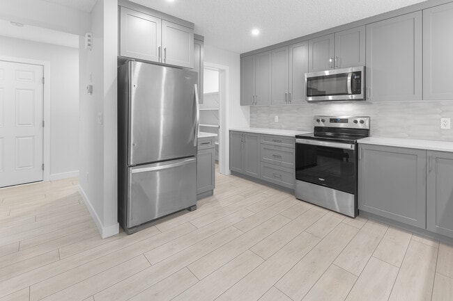 Building Photo - 1439 Cherniak Way SW