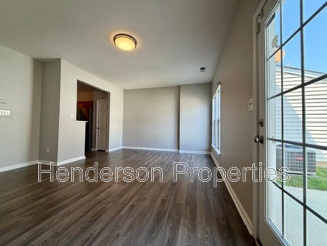 Foto del edificio - 4739 Forestridge Commons Dr