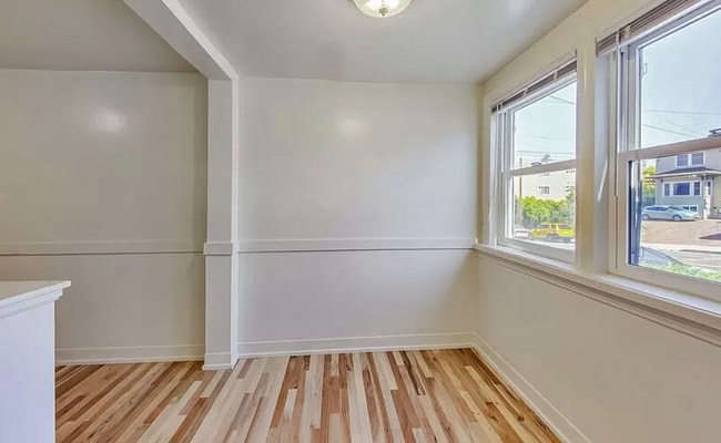 Foto del edificio - 8420 Bridle Rd