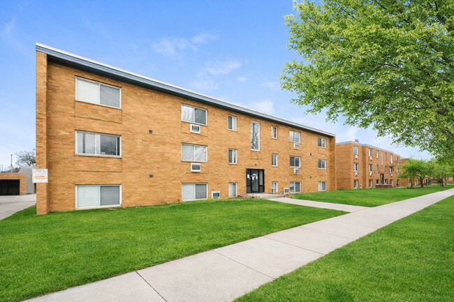 Building Photo - Fulton Flats North