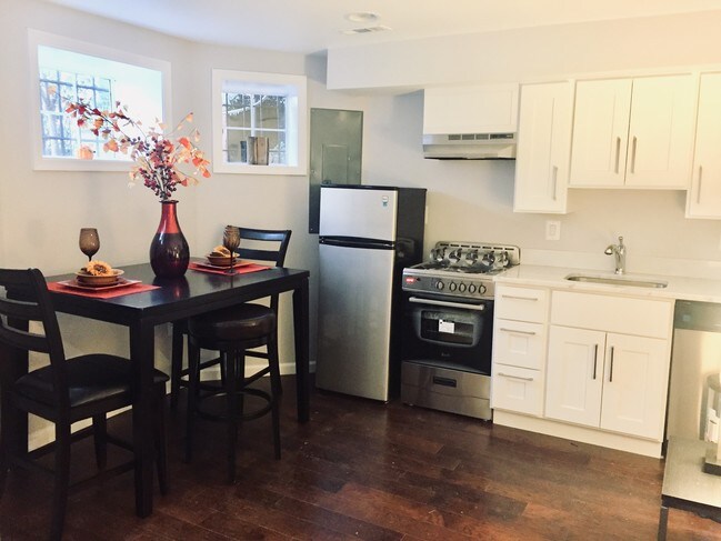 Foto del edificio - 1404 5th St NW