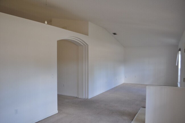 Foto del edificio - 3 Bedroom 2 Bath Home in Lehigh Woods