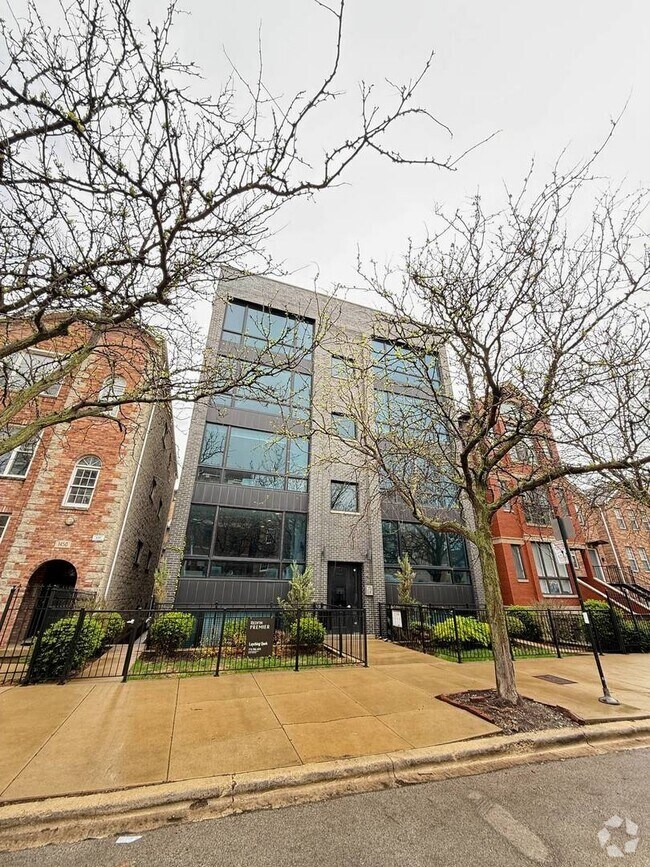 Building Photo - 1446 W Cortez St