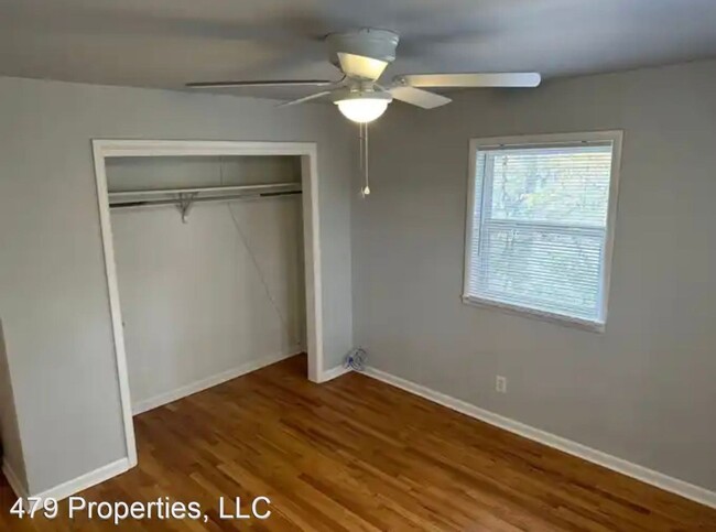Building Photo - 2 br, 1 bath House - 830 W Caraway St