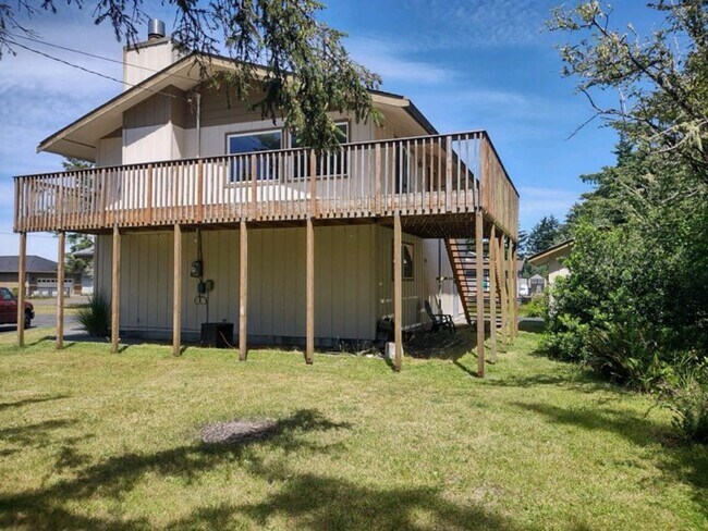 Foto del edificio - Large 2+ bedroom 2.56 bath home with large...