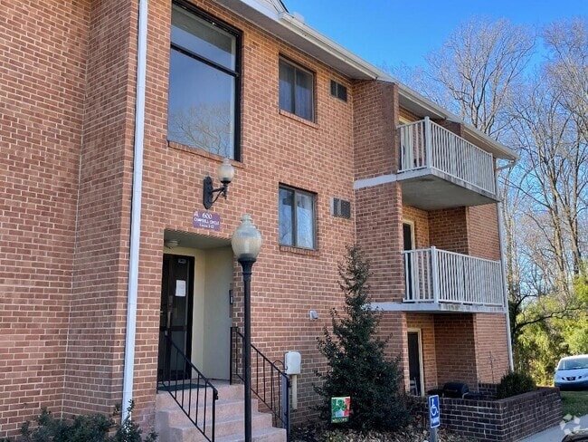Building Photo - 600 Campbell Cir