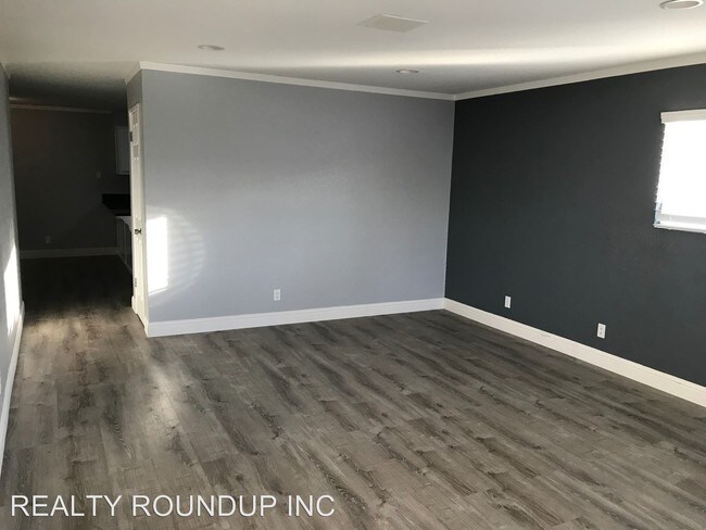 Building Photo - 3 br, 2 bath House - 1023 Azure Ct