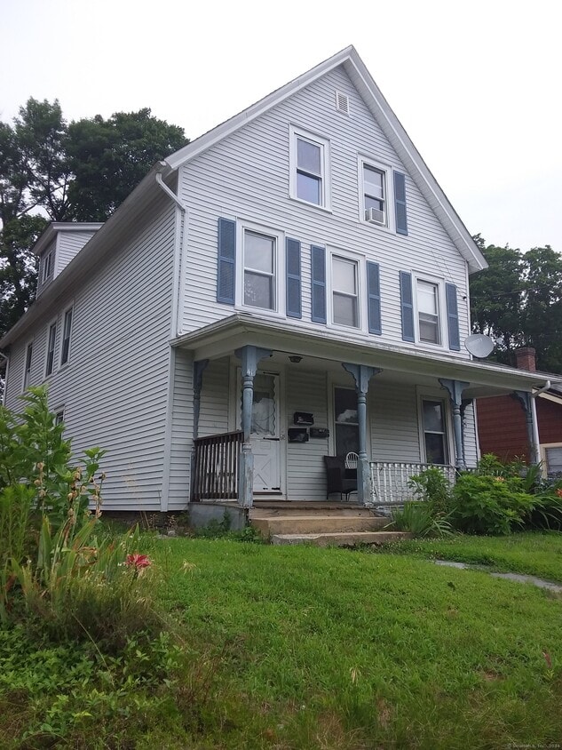 41 Lewiston Ave, Windham, CT 06226 Room for Rent in Windham, CT