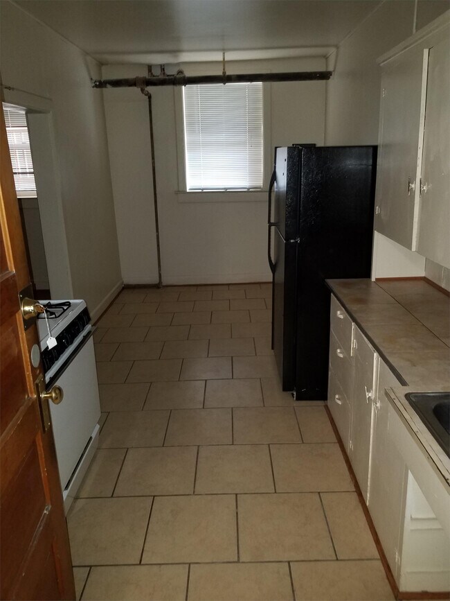 Foto del edificio - 215 E 18th St