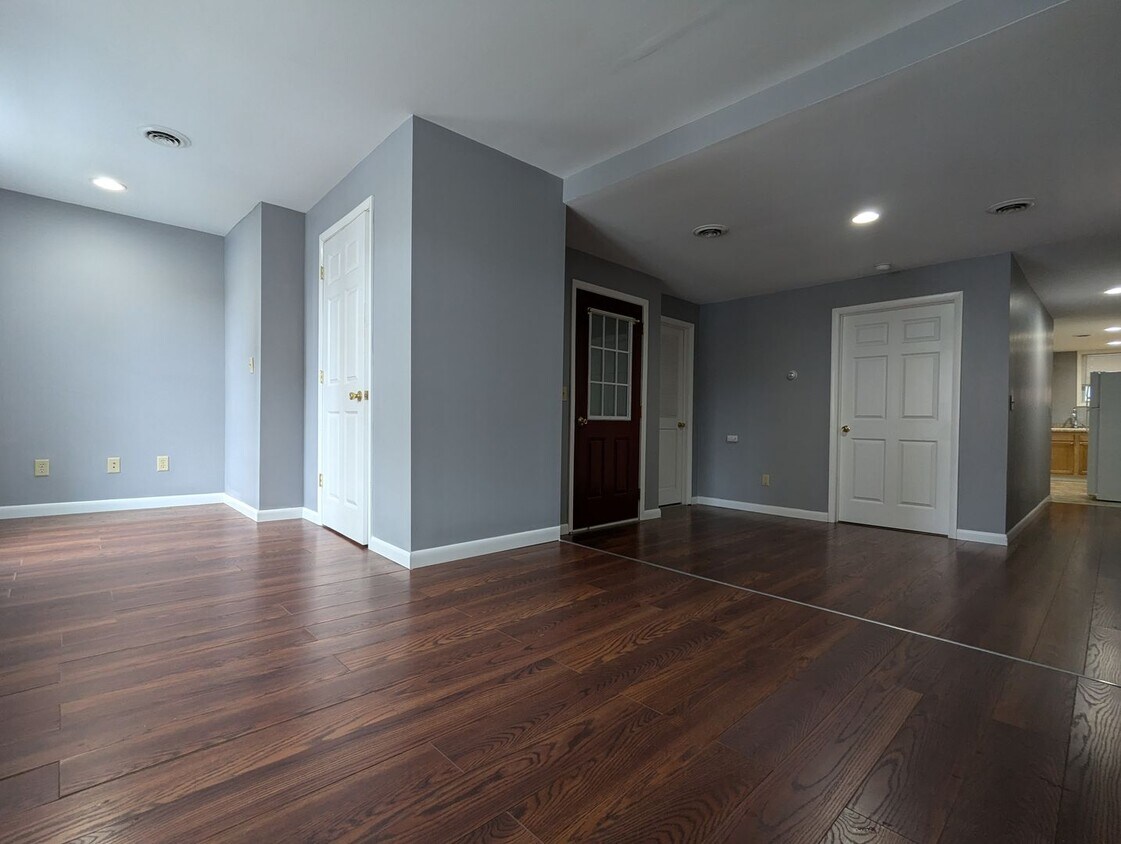 Primary Photo - 137 Remsen St