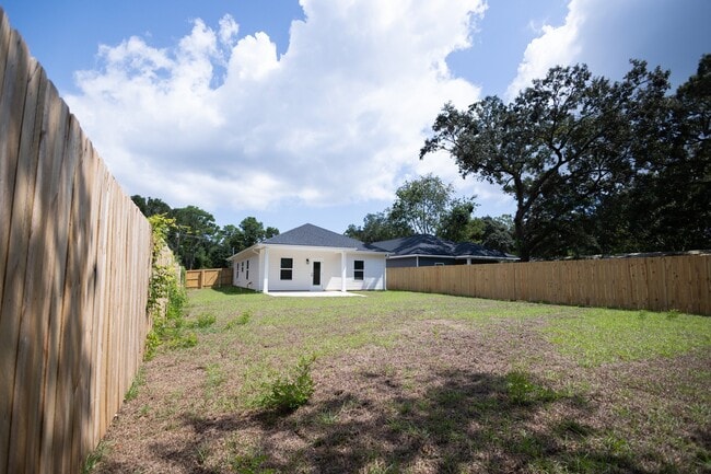 Building Photo - 1209 Gordon Ave