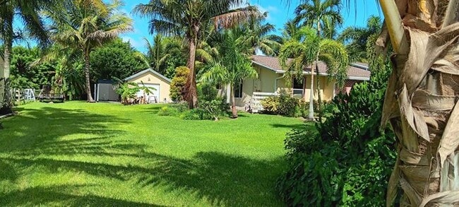 Building Photo - 861 NW 116th Ave