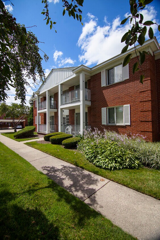 Holiday Center Apartments Apartments in Clinton Township, MI