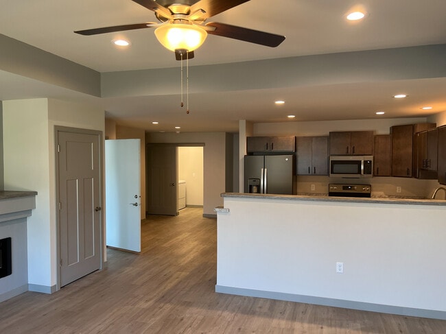 Building Photo - 1209 Salem Dr