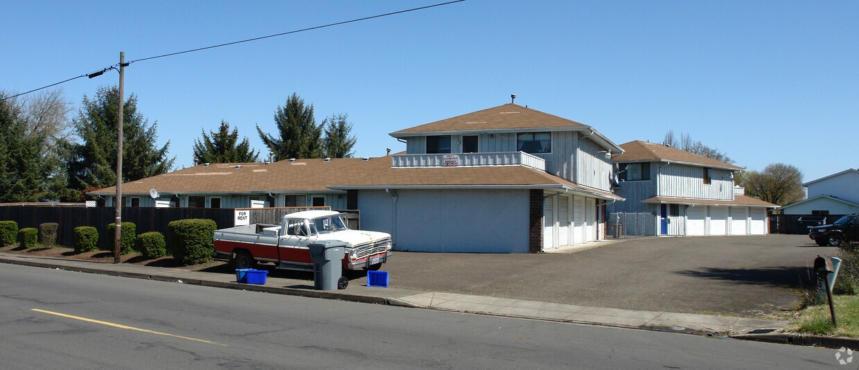 Foto principal - 526-568 22nd Ave SE