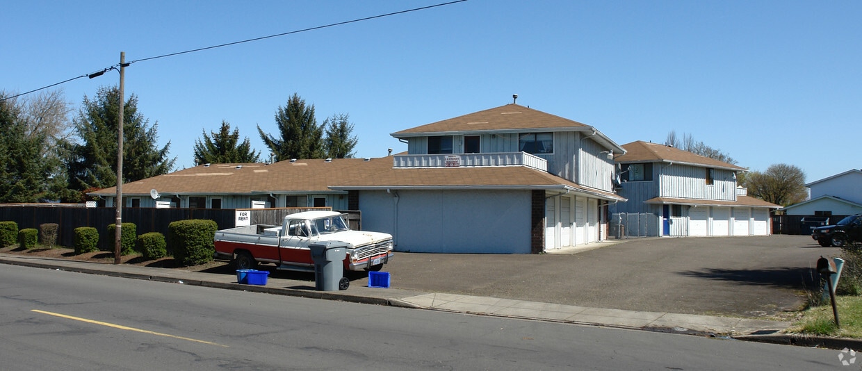Primary Photo - 526-568 22nd Ave SE