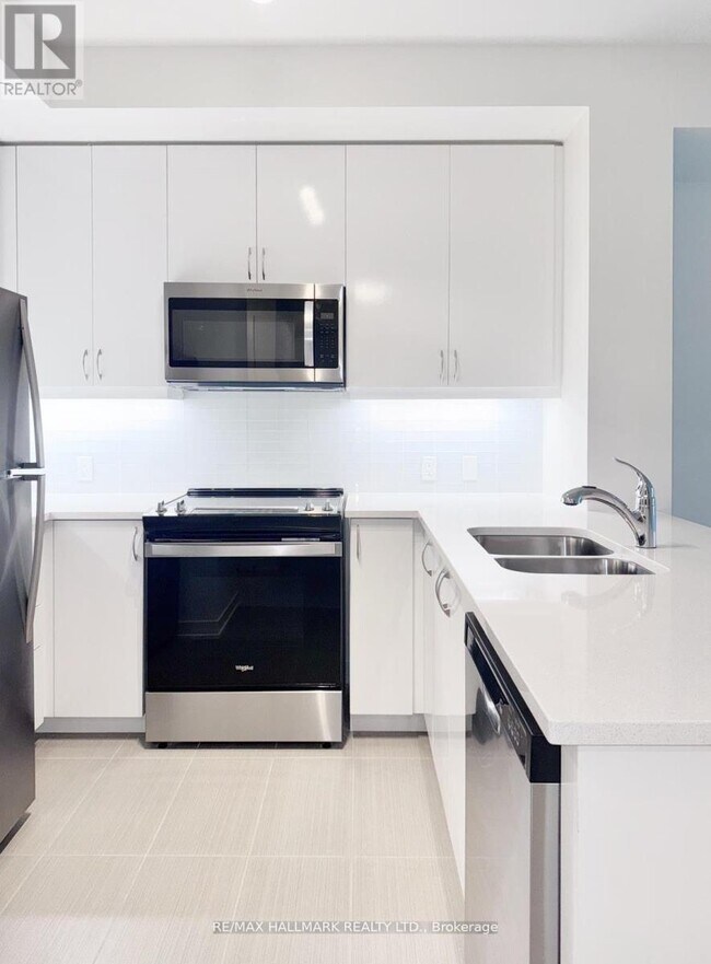 Photo du bâtiment - 4955 Yonge St