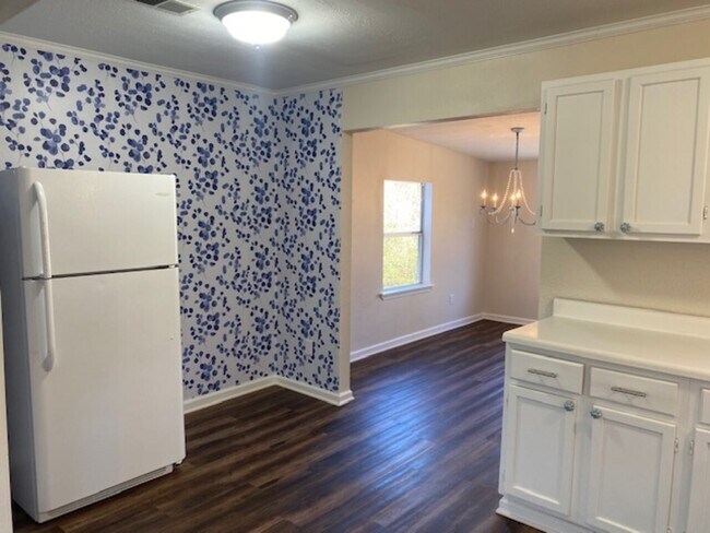 Foto del edificio - 17260 Lakeview Rd