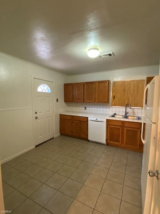 Foto del edificio - 2 br, 1 bath House - 2001 Miller Ave