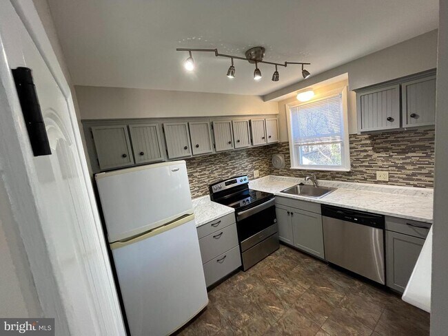 Foto del edificio - 333 Lacey Ave