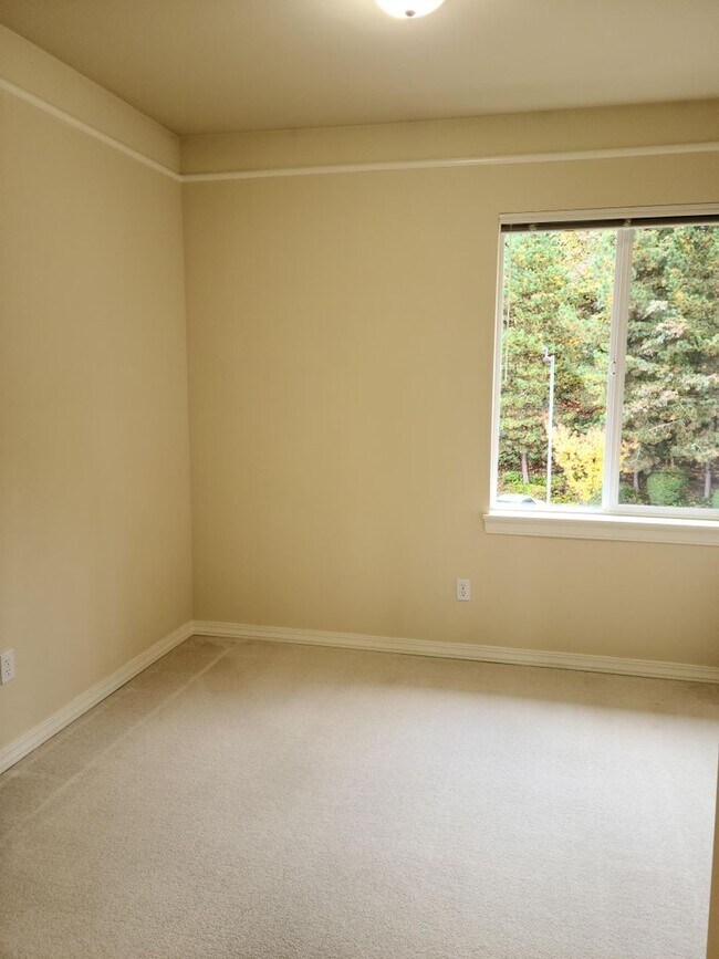 Foto del edificio - Spacious two bedroom condo!