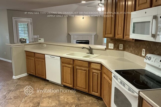 Building Photo - 521 Sparrow Branch Cir
