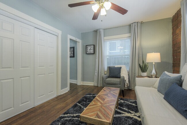 Building Photo - 3809 Mercier St