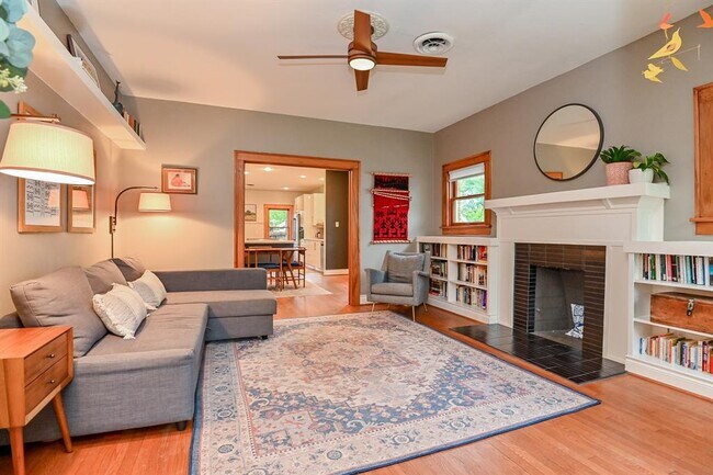 Foto del edificio - 1134 Weaver Ave