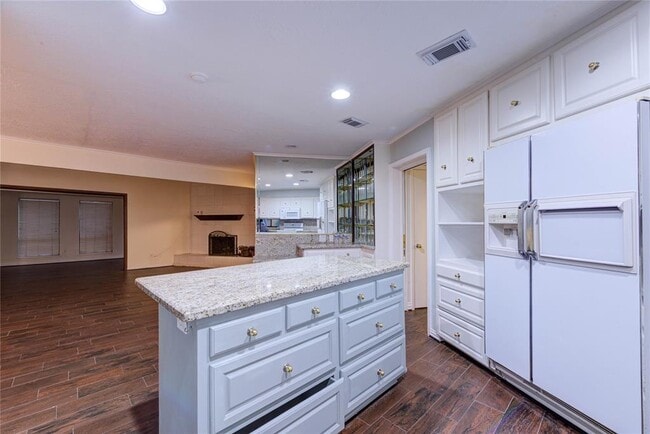 Building Photo - 10850 Kirktown Dr