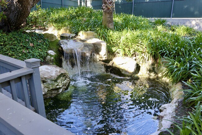 Foto del edificio - 3605 W Hidden Ln