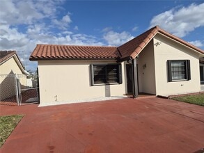 Building Photo - 1453 SW 137th Pl