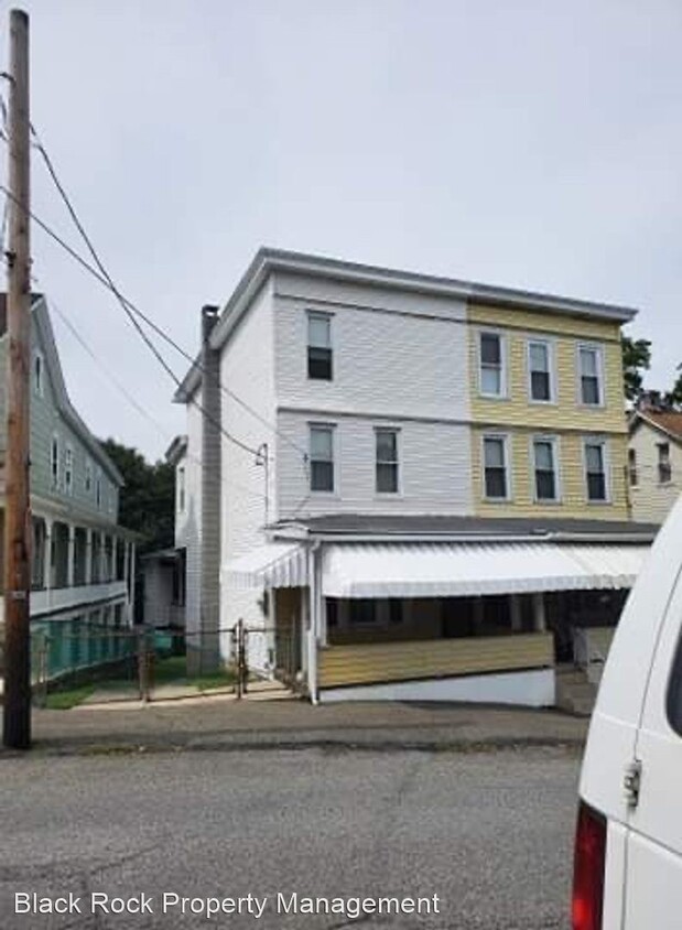 Primary Photo - 3 br, 1.5 bath House - 324 Market Street